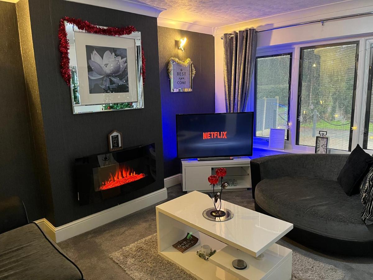 The Brook House - Spacious 3 Bed Home From Home In Burton Kültér fotó