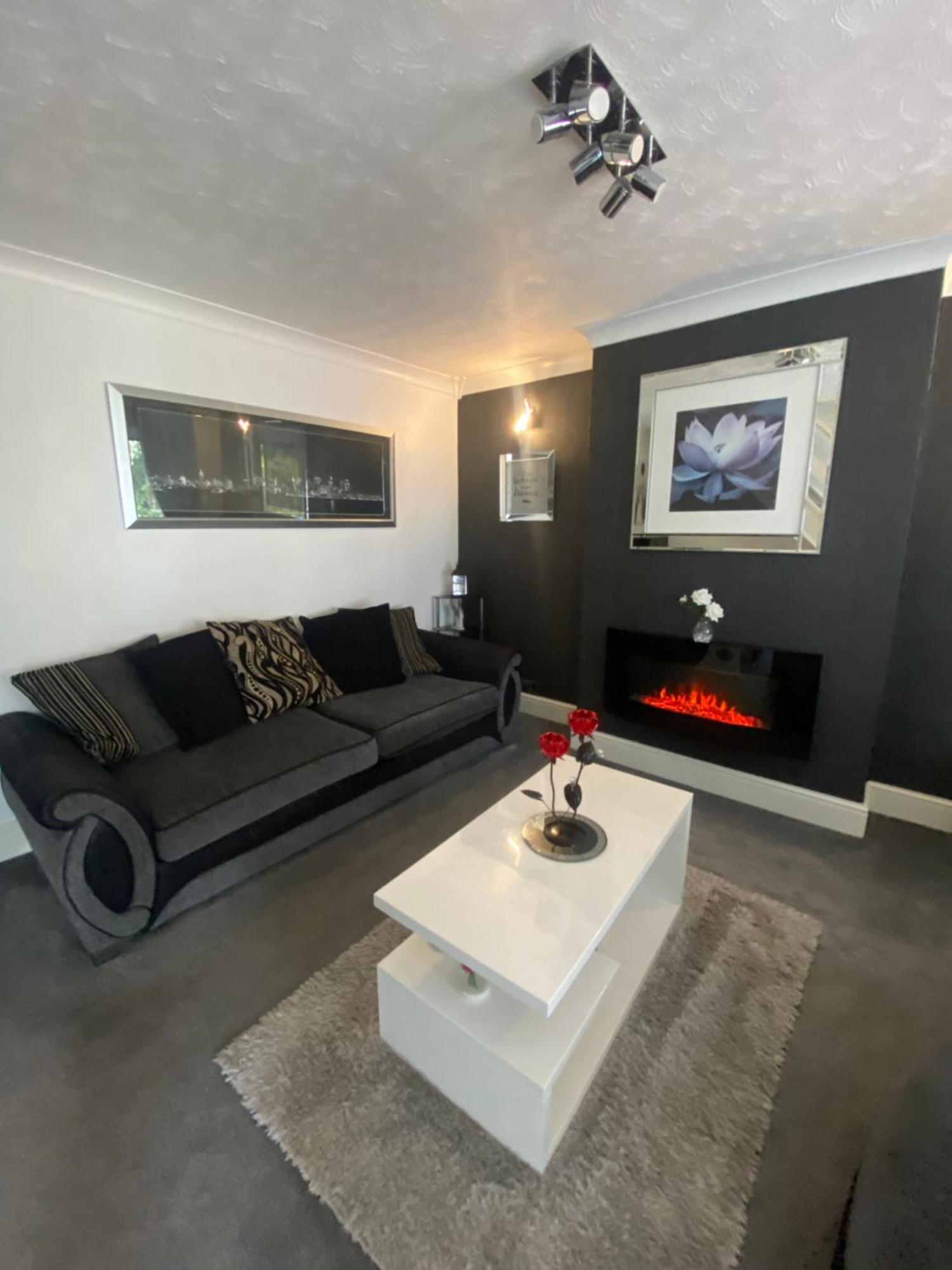 The Brook House - Spacious 3 Bed Home From Home In Burton Kültér fotó