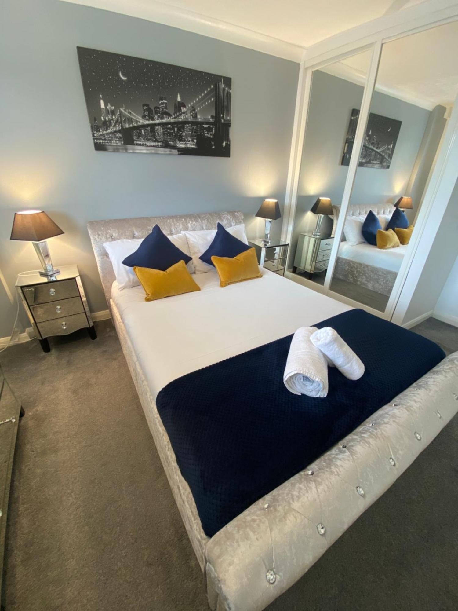 The Brook House - Spacious 3 Bed Home From Home In Burton Kültér fotó