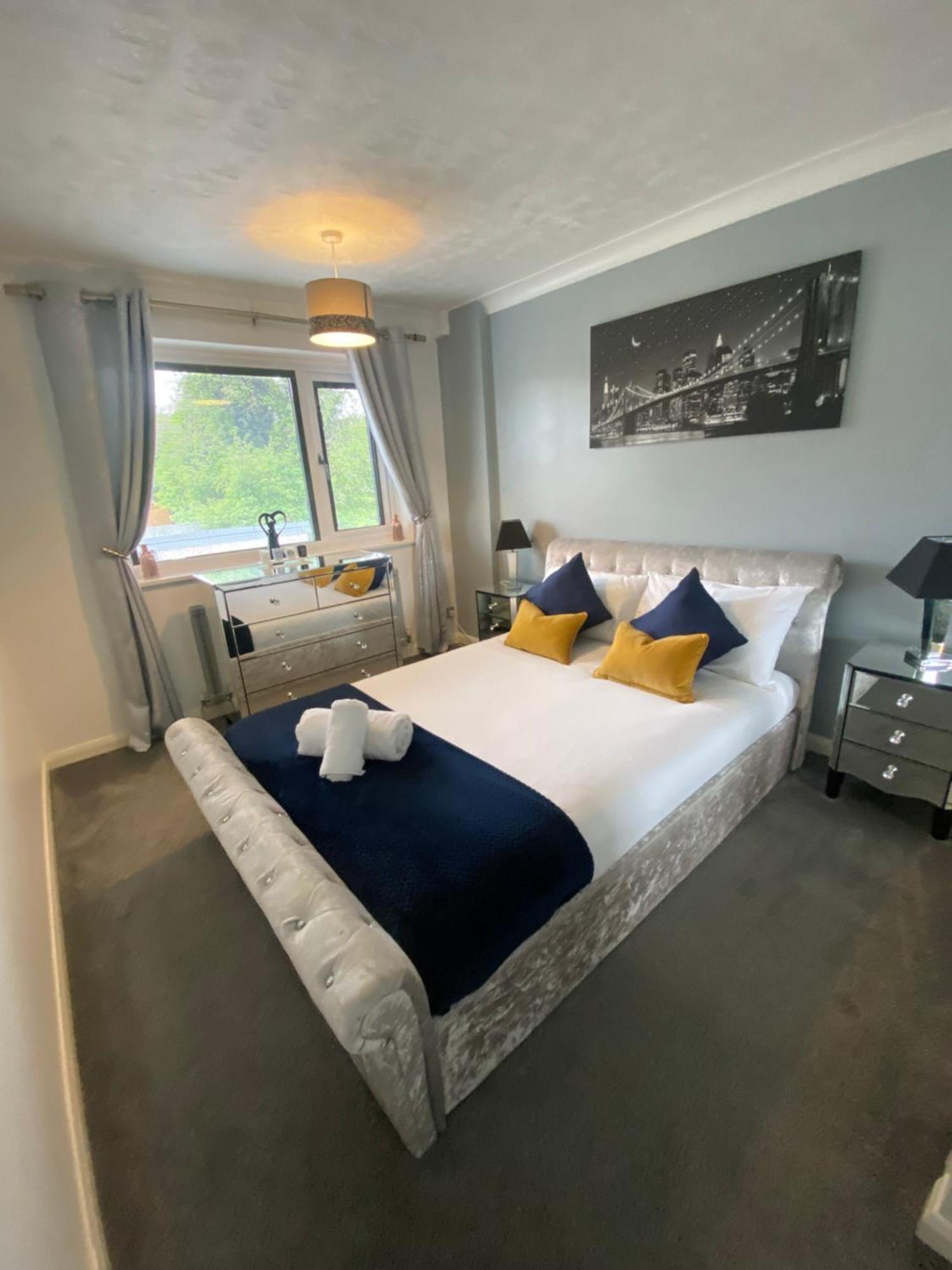 The Brook House - Spacious 3 Bed Home From Home In Burton Kültér fotó