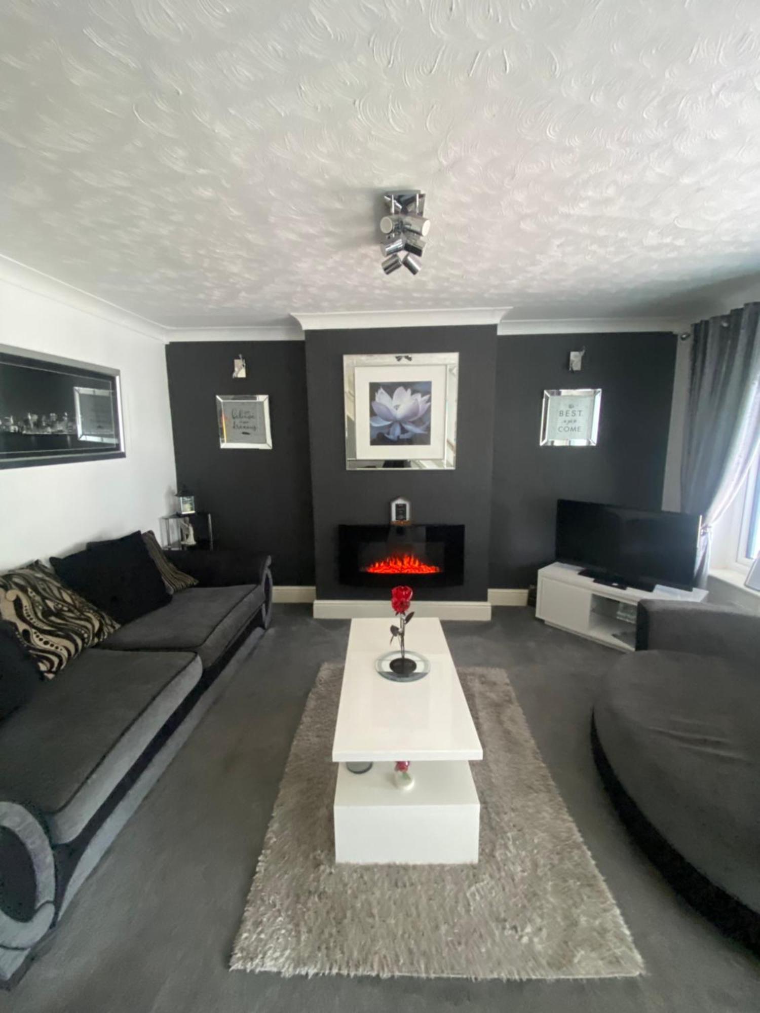 The Brook House - Spacious 3 Bed Home From Home In Burton Kültér fotó